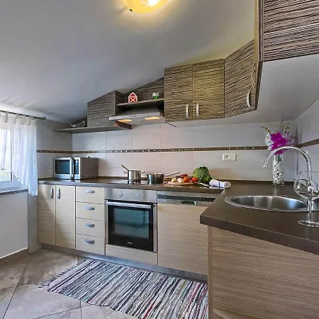 Apartment Sonnengarten Floor 2 *